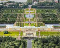 As Peter the Great wanted everything of top quality, he appointed Jean-Baptiste Alexandre Le Blond to design the garden because of his prior experienc